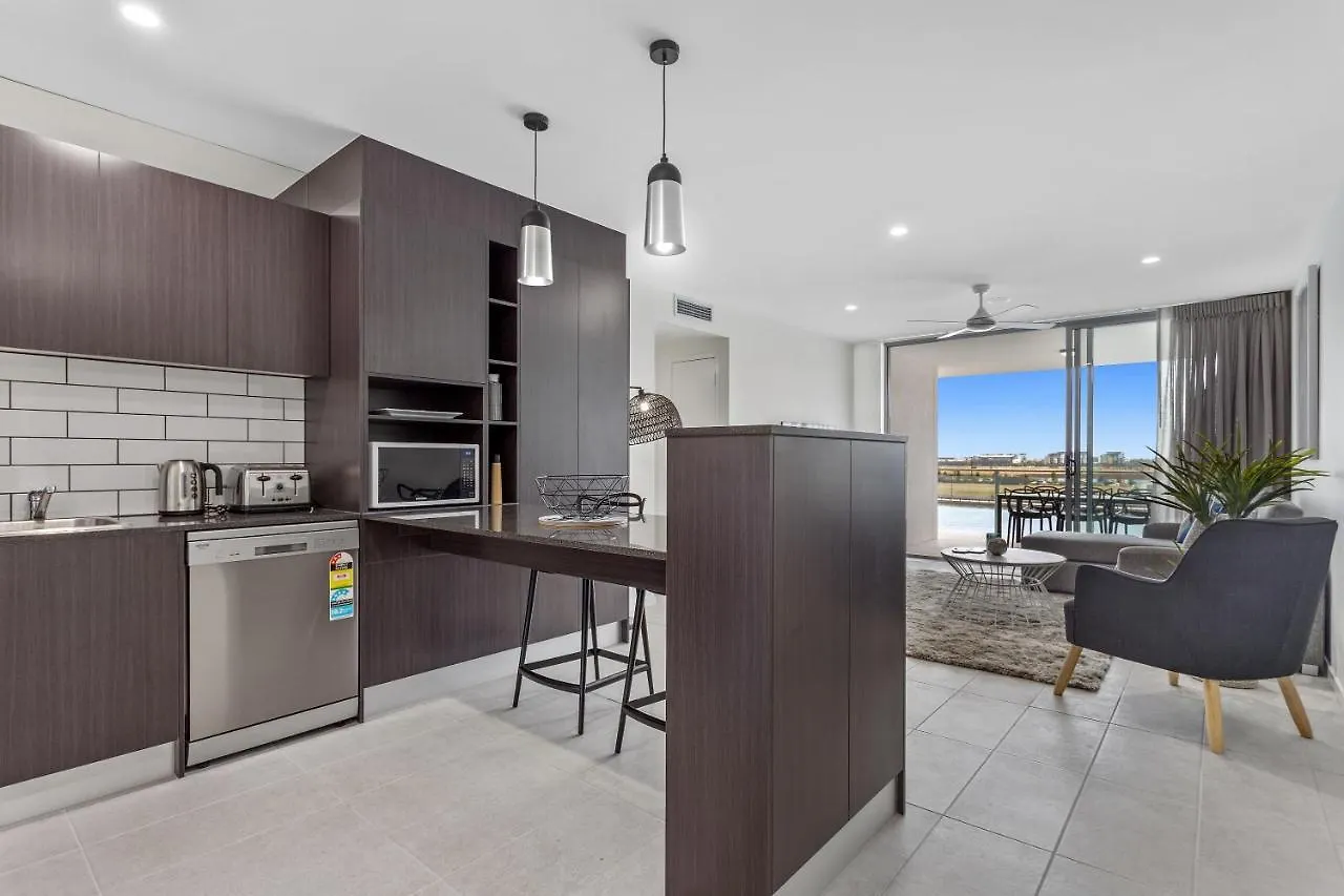 Отель North Shore Oceanside Kawana Кавана-Уотерс
