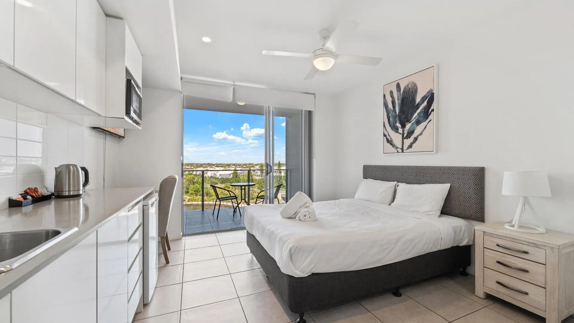 North Shore Oceanside Kawana Kawana Waters