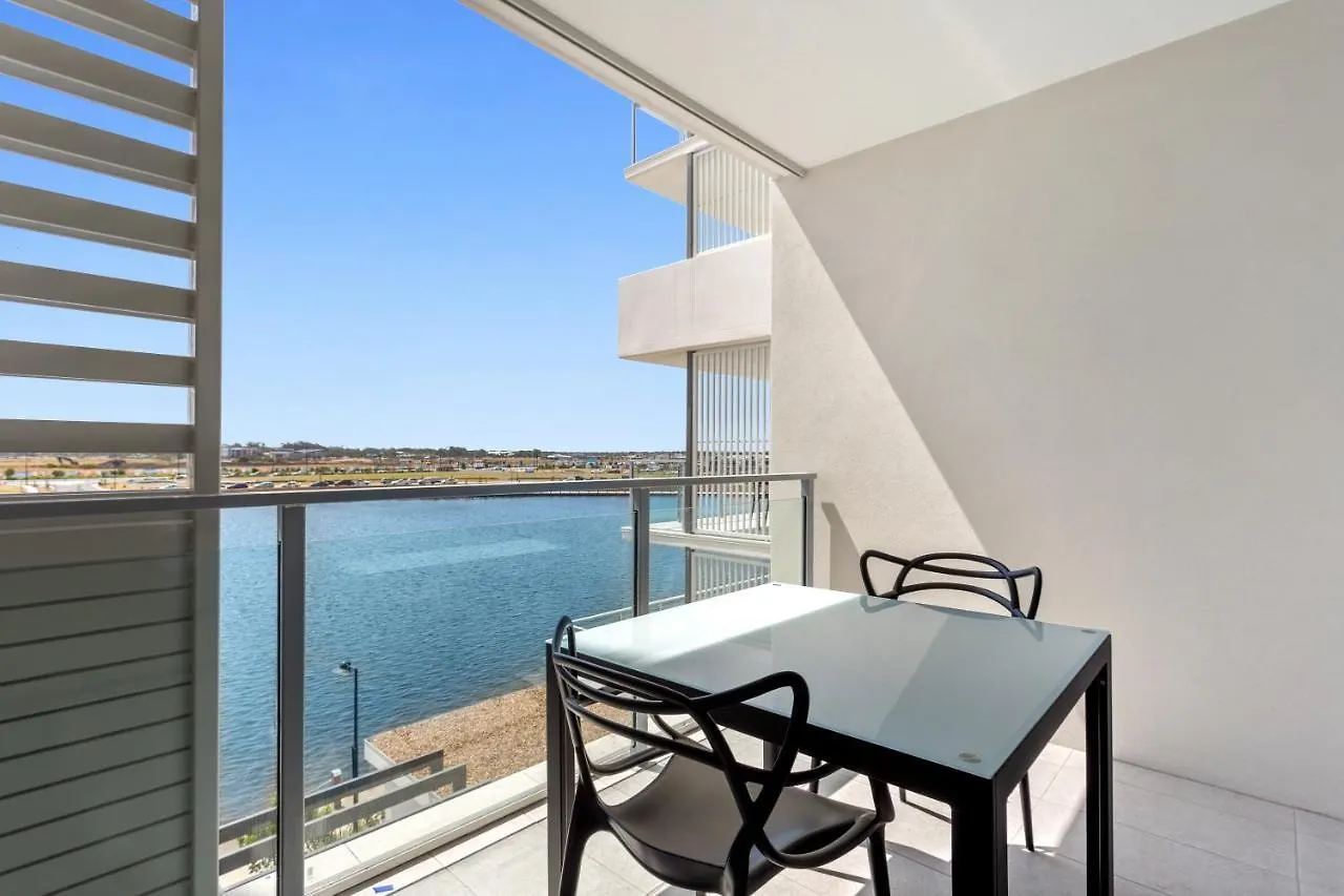 North Shore Oceanside Kawana Kawana Waters Avustralya