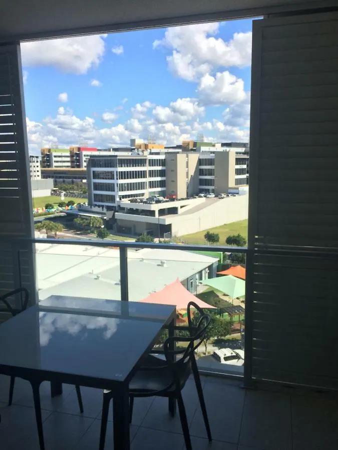 North Shore Oceanside Kawana Kawana Waters 4*,  Avustralya